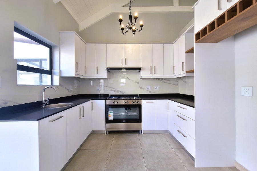 4 Bedroom Property for Sale in Da Gama Bay Western Cape